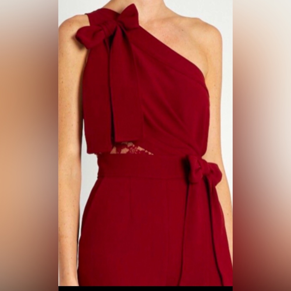 ELIE Saab CARMEN/RED ONE SHOULDER GOWN. LACE AROUND THE MID DRIFT. $3450 S - Picture 5 of 5